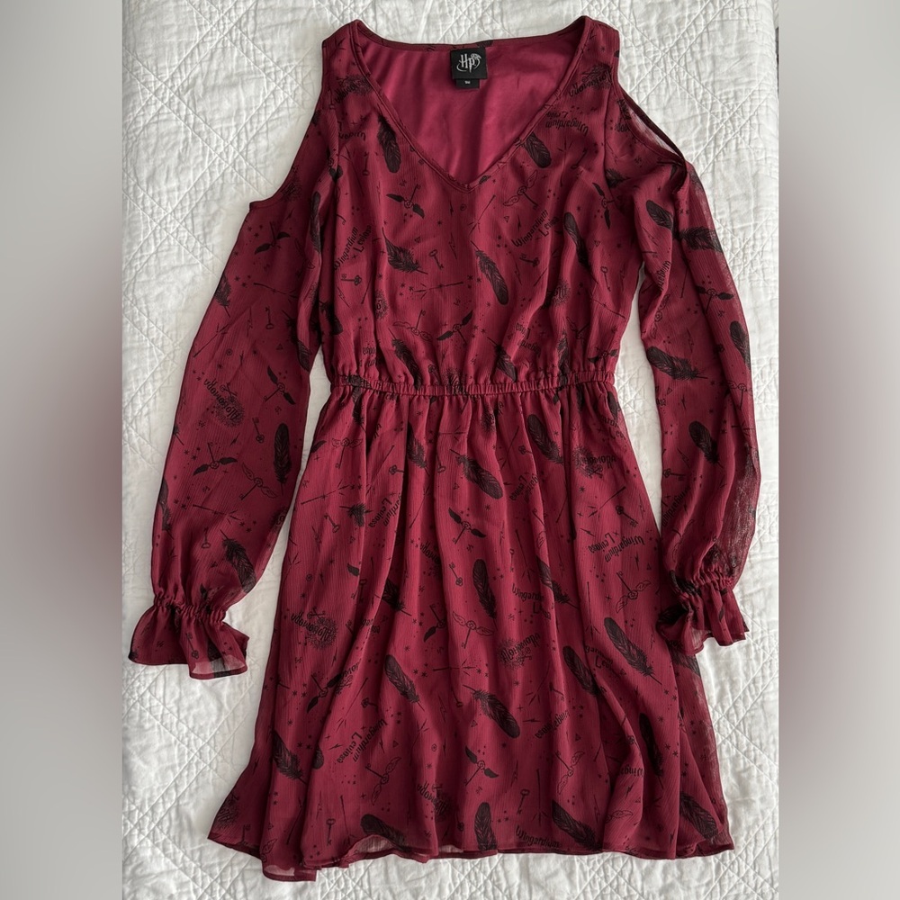 Harry Potter Hot Topic Burgundy Cold Shoulder Dress – Fully Lined Small